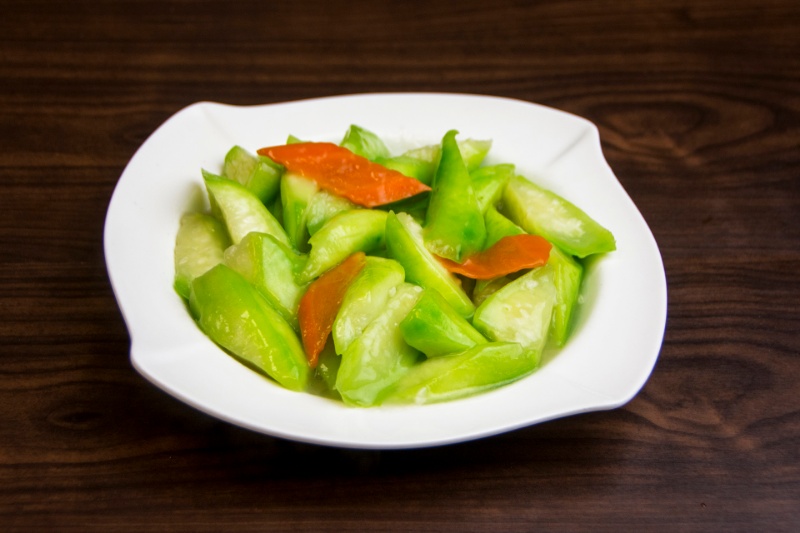 v04. towel gourd with garlic 清炒丝瓜